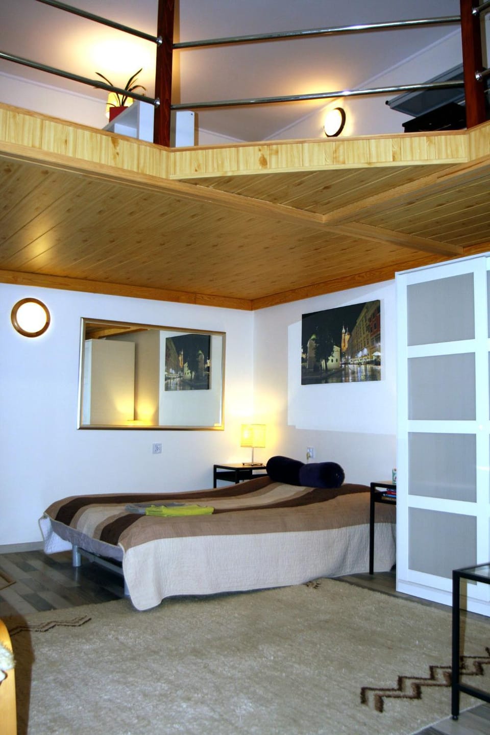 Bed, Living room