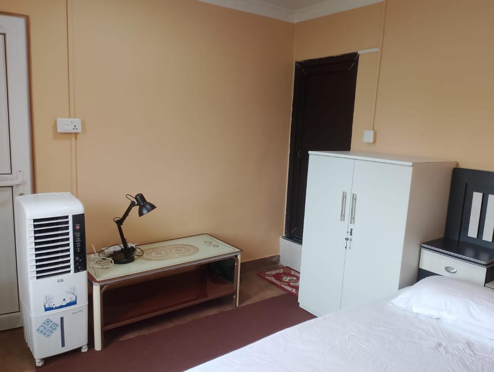 Bedroom, air conditioner