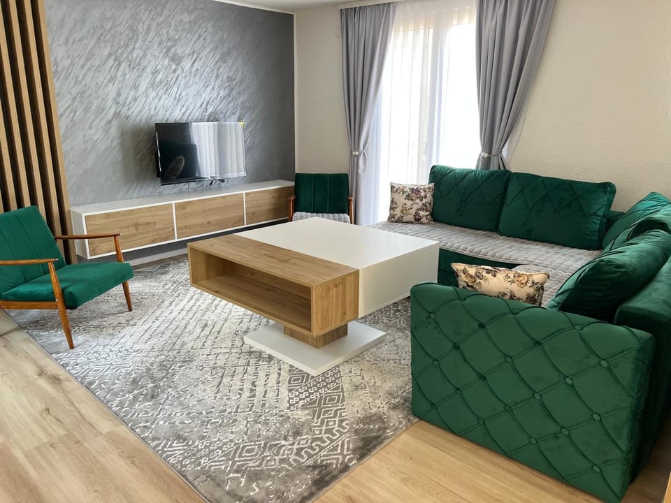 Communal lounge/ TV room, TV and multimedia, Living room