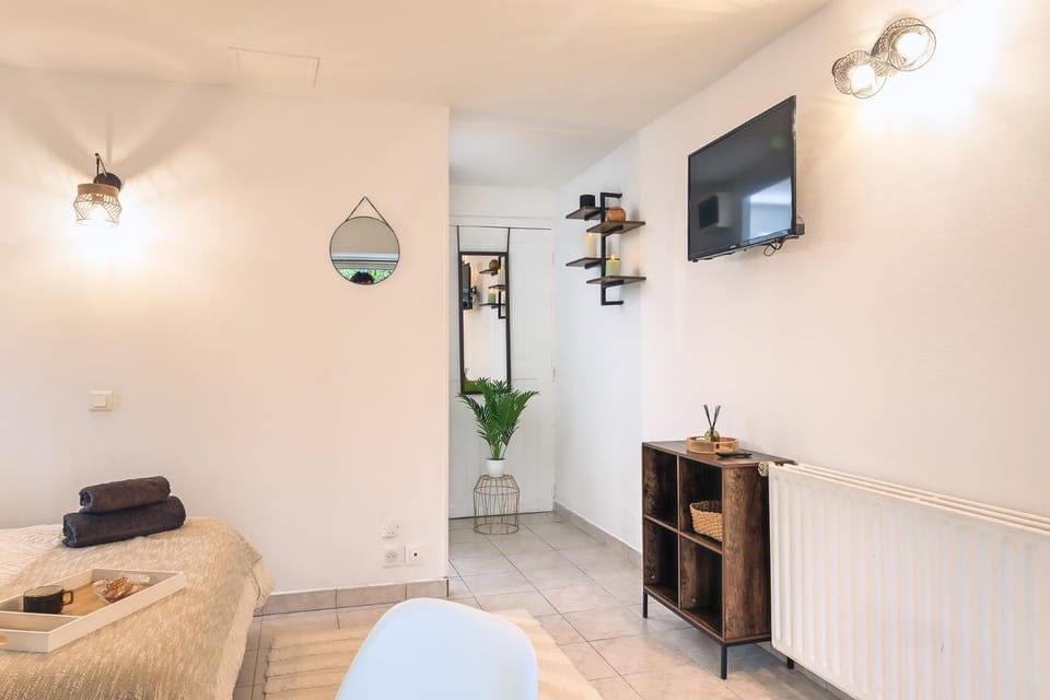 Le Nid Eucalyptus Apartment in Nouvelle-Aquitaine