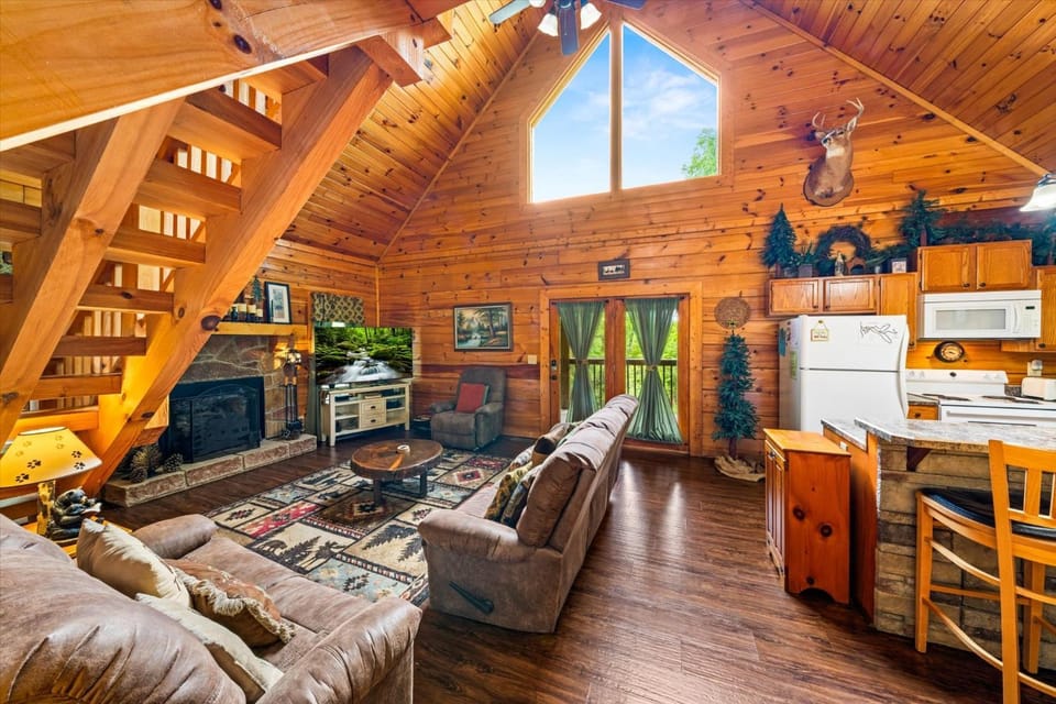 Honey Pine Lodge By Colonial Properties House in Sevierville