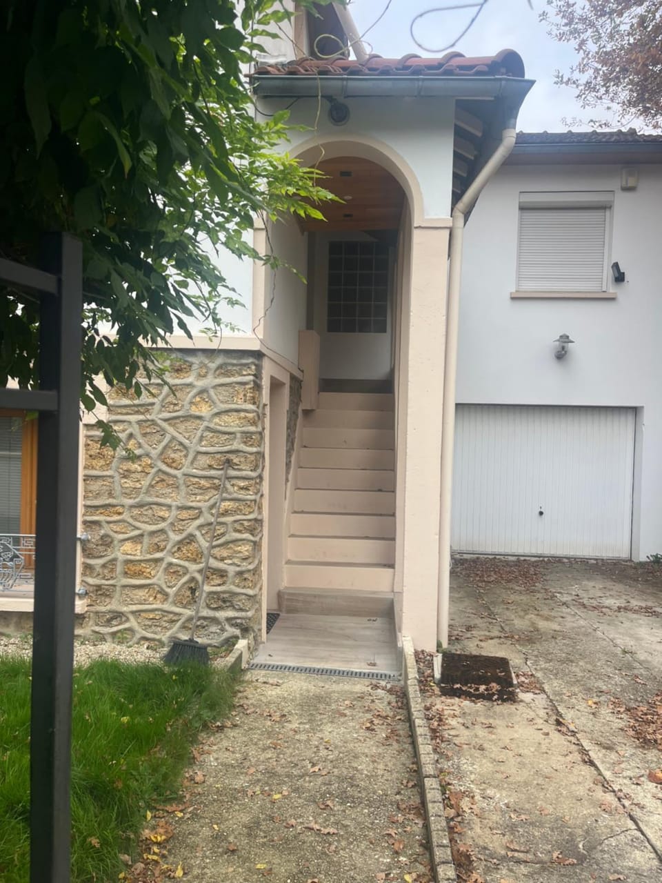 Property building, Day