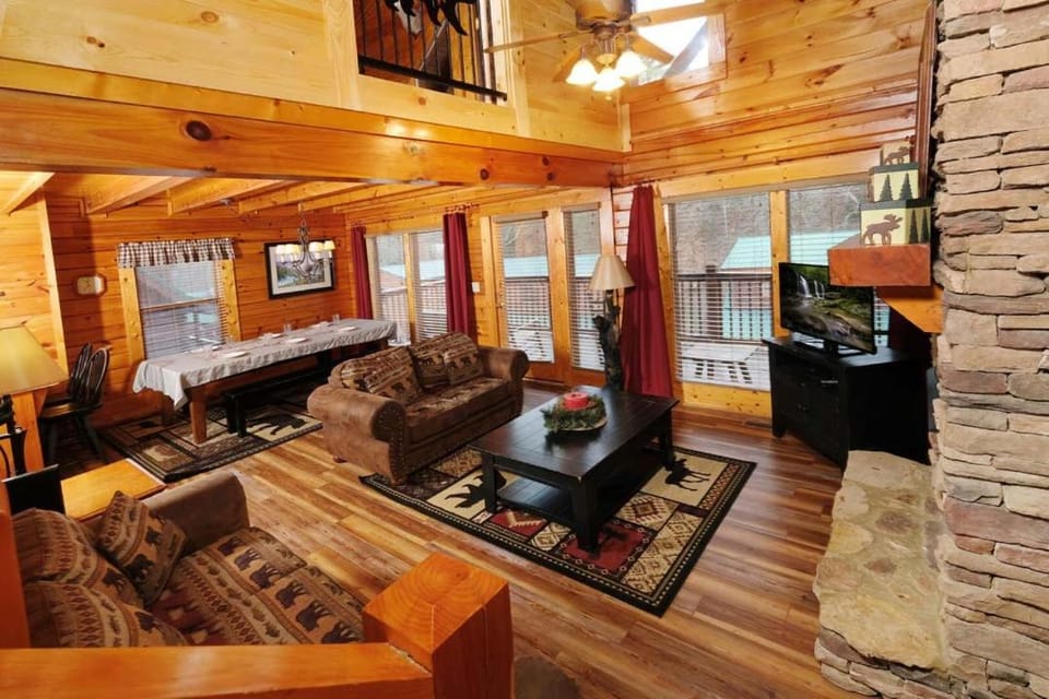 Cabin Fever The Only Cure Is Checking In Cabin in Pigeon Forge