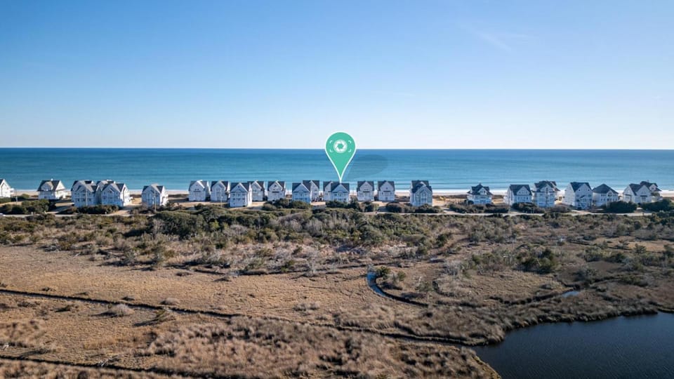 Grand Topsail Villa by Sea Scape Properties House in North Topsail Beach