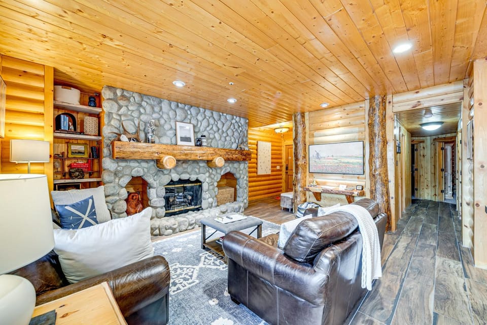 Condo w/ Private Hot Tub at Base of Deer Valley! House in Park City