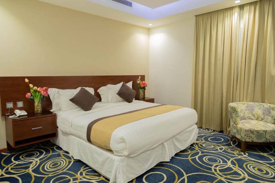 Photo of the whole room, Bedroom