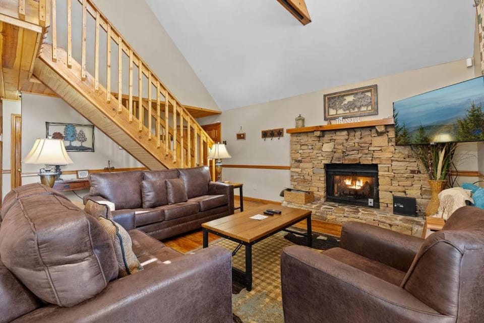 Maple Top Sweet Views, Sweeter Stays Chalet in Pigeon Forge