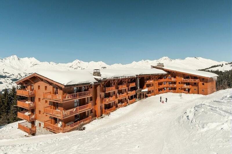 Skiing, Mountain view