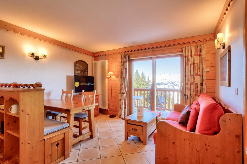 Bed, kitchen