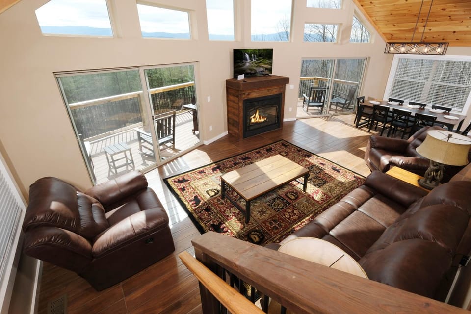 Creation on Display Nature's Masterpiece Awaits Chalet in Sevier County