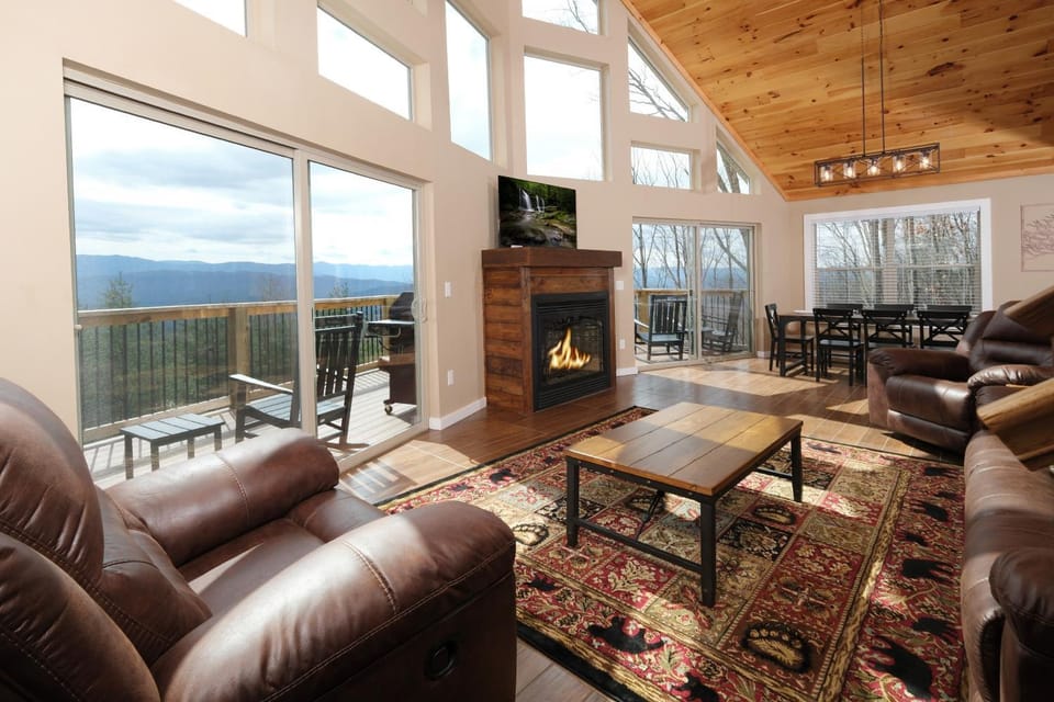 Creation on Display Nature's Masterpiece Awaits Chalet in Sevier County