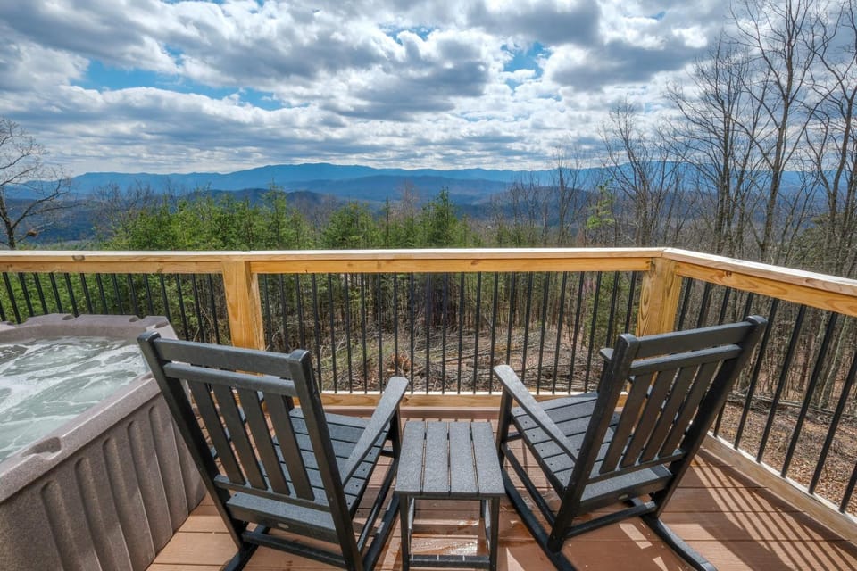 Creation on Display Nature's Masterpiece Awaits Chalet in Sevier County