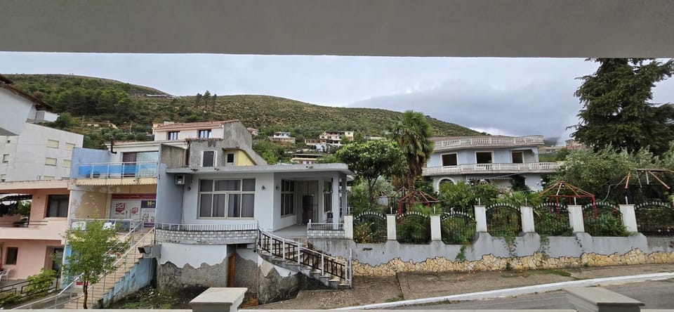 Balcony/Terrace, Mountain view