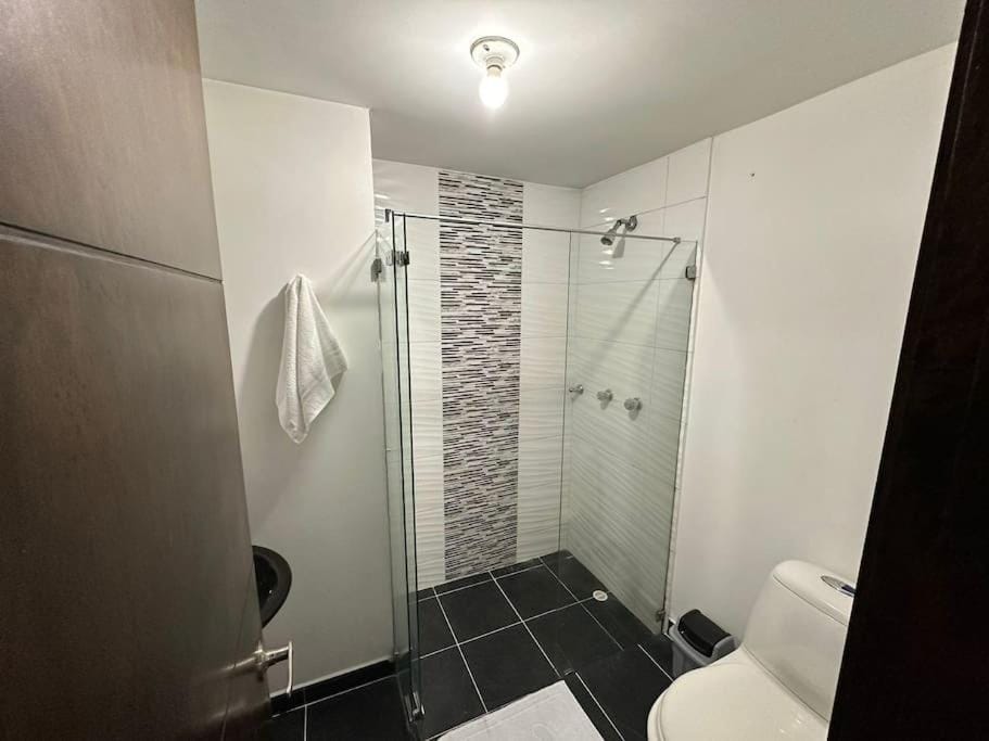 Apartamento Familiar En Laureles- Cerca a La 70 Apartment in Medellin