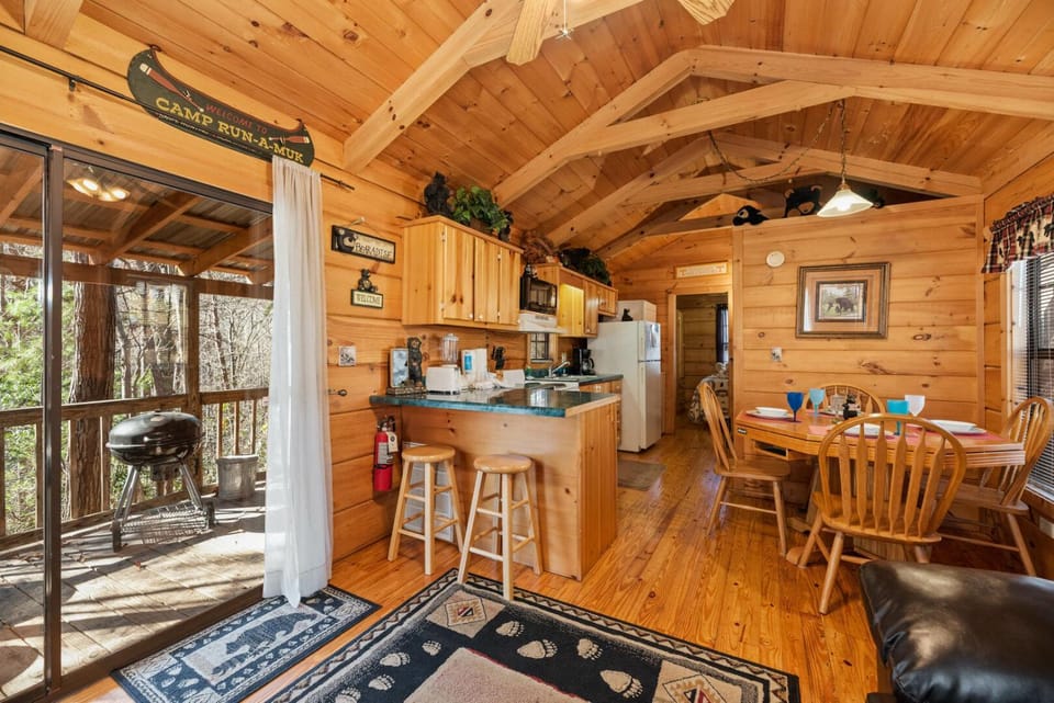 Forever Mine A Romantic Escape for Two Chalet in Gatlinburg