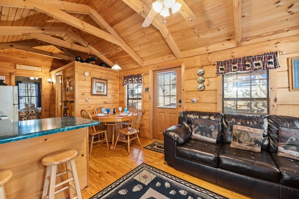 Forever Mine A Romantic Escape for Two Chalet in Gatlinburg