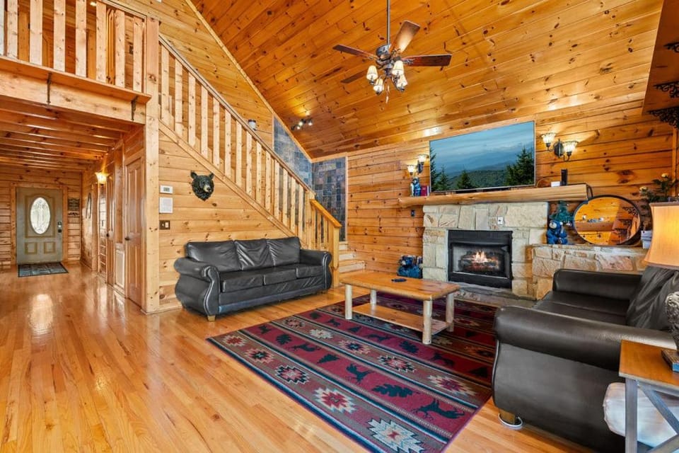 Angel's View Where the Mountains Look Back Chalet in Pigeon Forge