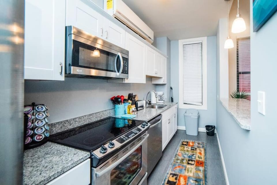 Coffee/tea facilities, Kitchen or kitchenette, dishwasher, oven, pet friendly, stove, toaster