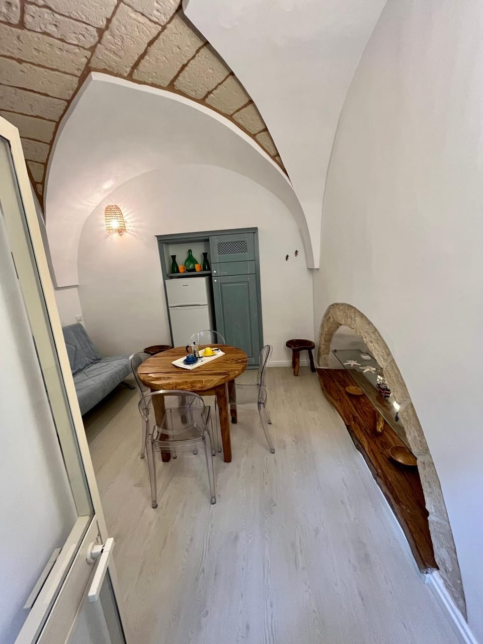 Kitchen or kitchenette, Living room, Dining area