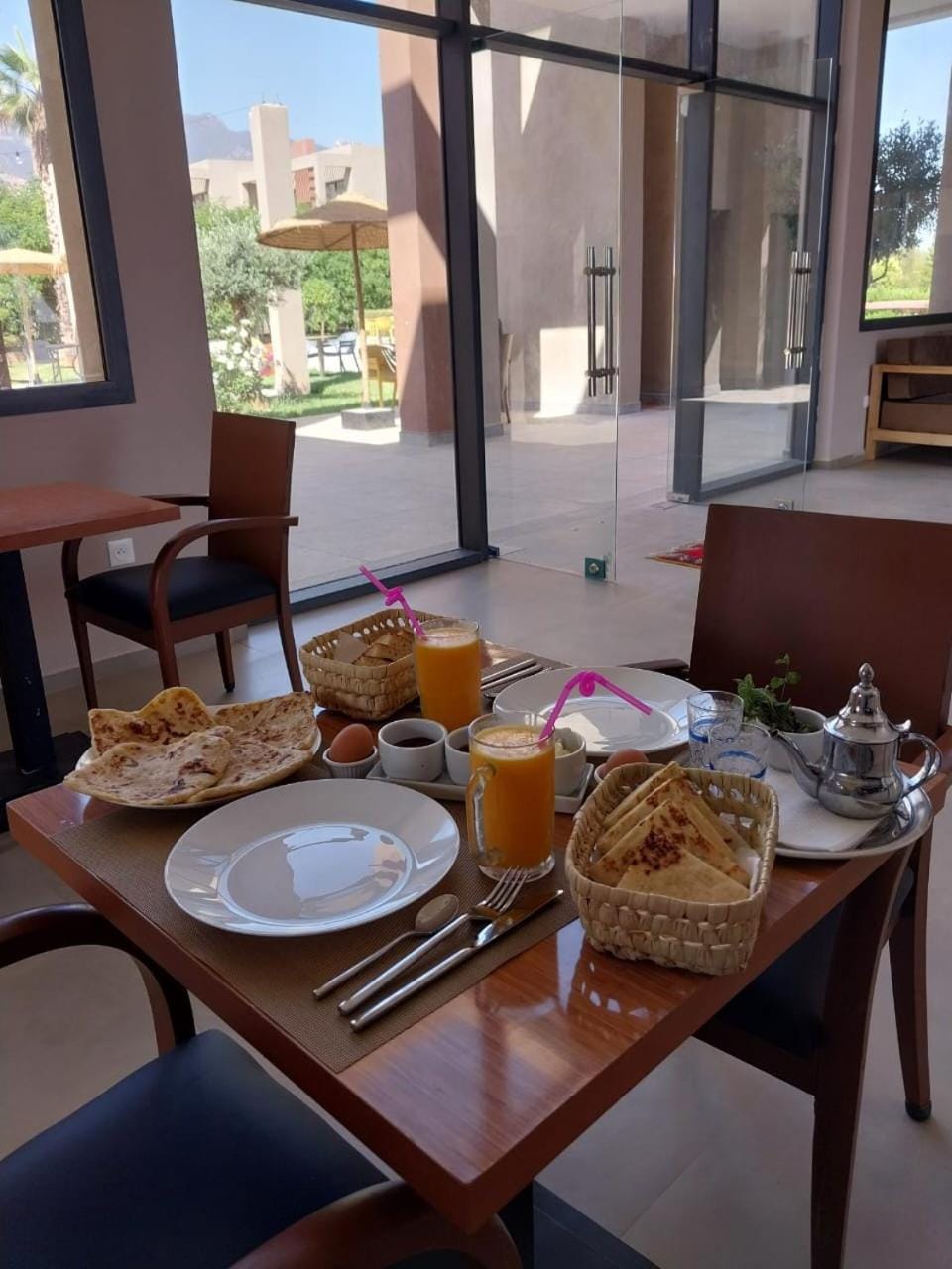 Food and drinks, Breakfast, Lunch, Dinner, Drinks