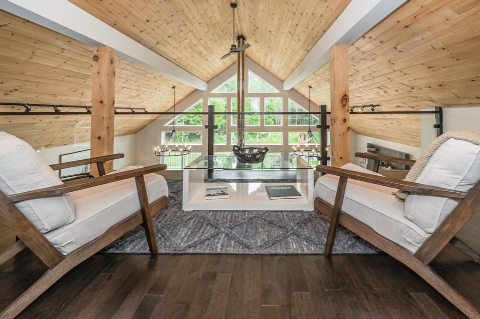 Luxury Tobermory Retreat Modern Home and Hot Tub House in Northern Bruce Peninsula