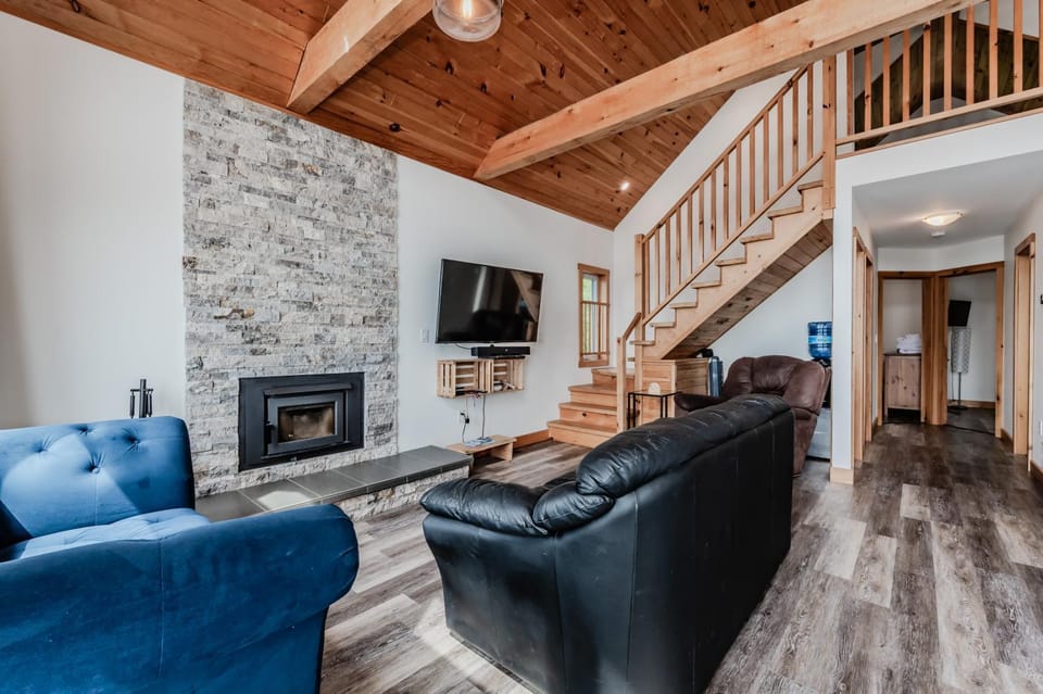TV and multimedia, Living room, fireplace