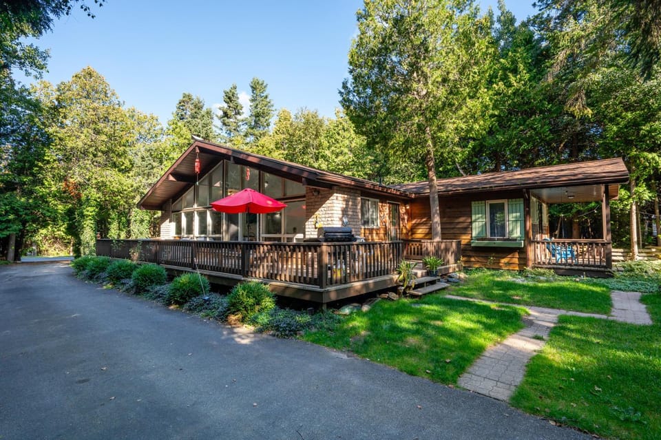 Evergreen Escape - Tobermory Chalet Chalet in Tobermory