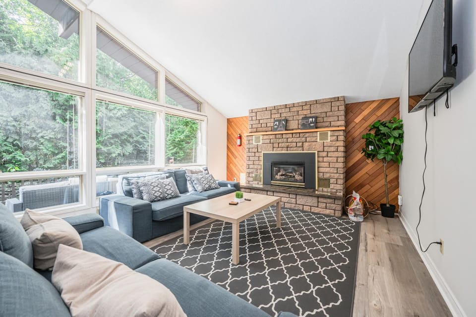 Living room, fireplace