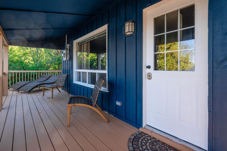 Patio, Facade/entrance, Seating area