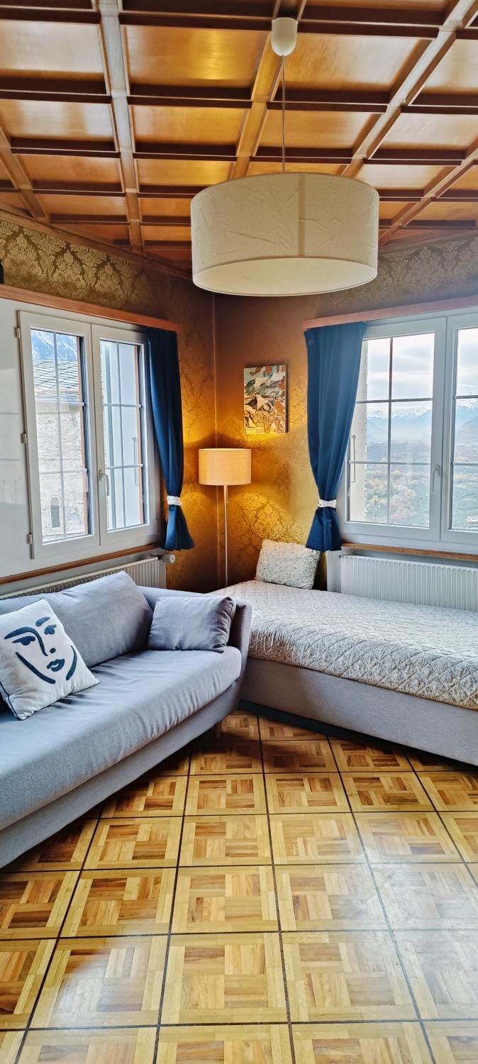 Living room, Photo of the whole room, Seating area, Bedroom