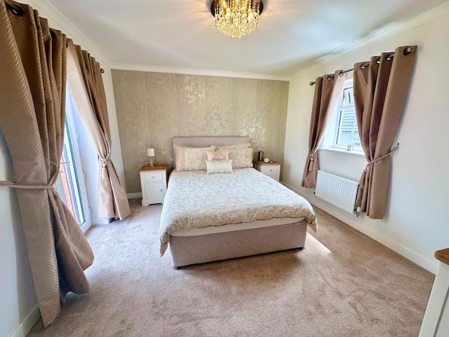 A luxury detached 4 bed home House in Wales