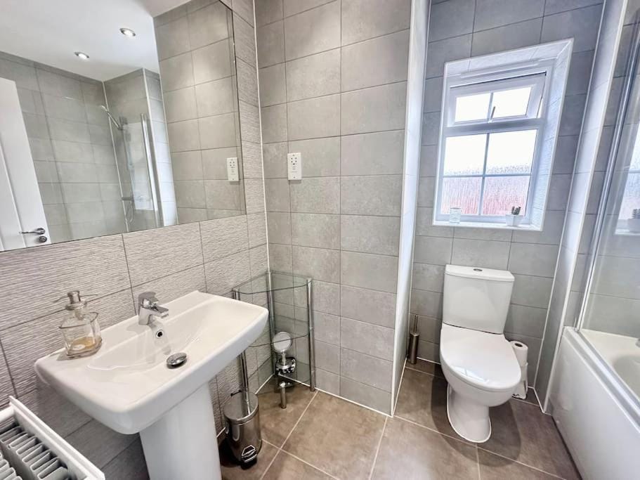 A luxury detached 4 bed home House in Wales