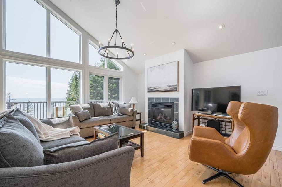 Living room, fireplace