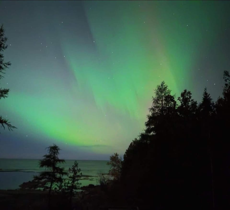 The Aida, Luxury Lakefront Retreat - Serene & Chic House in Northern Bruce Peninsula