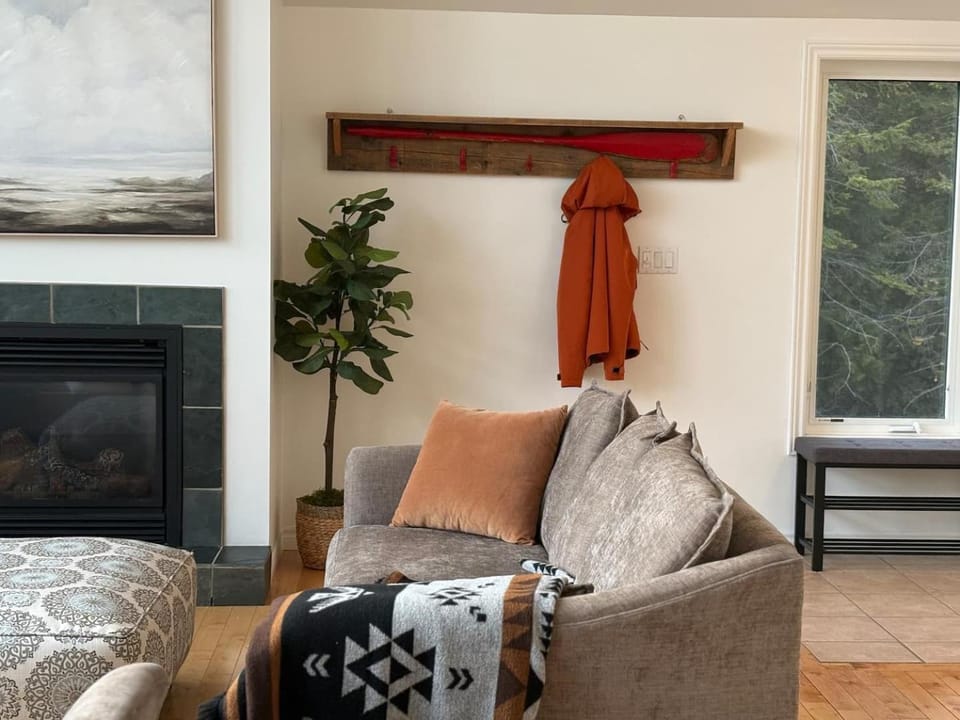 Living room, fireplace