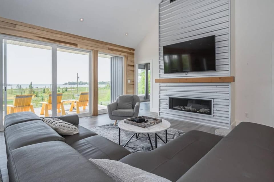 Living room, fireplace