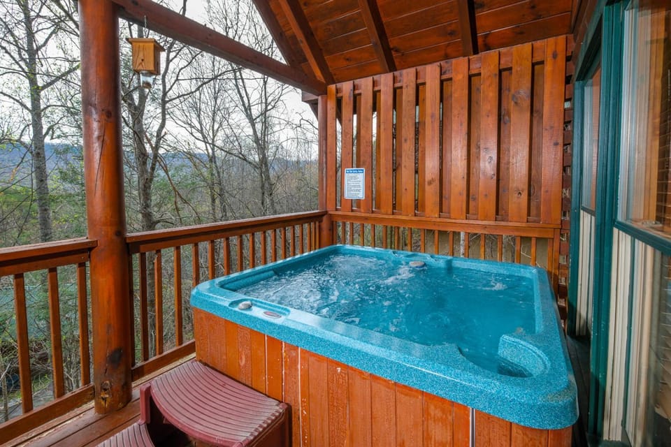 Beary Relaxing Unwind in the Smokies Chalet in Sevier County