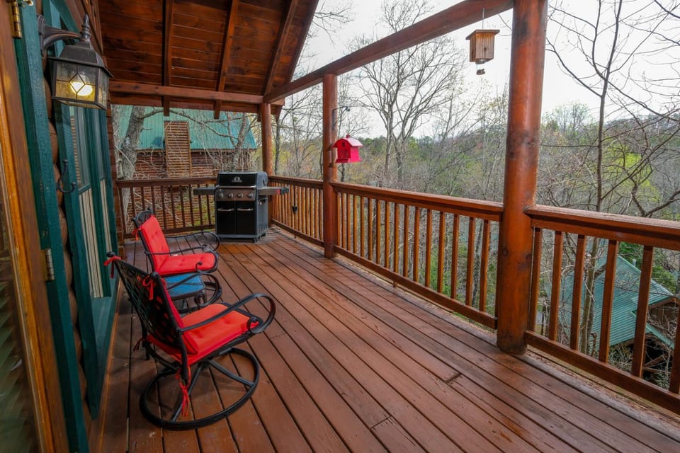 Beary Relaxing Unwind in the Smokies Chalet in Sevier County