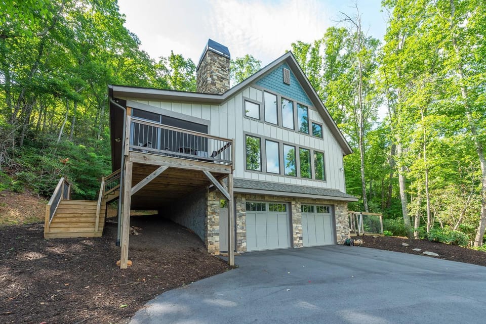 Eagle View House in Swannanoa