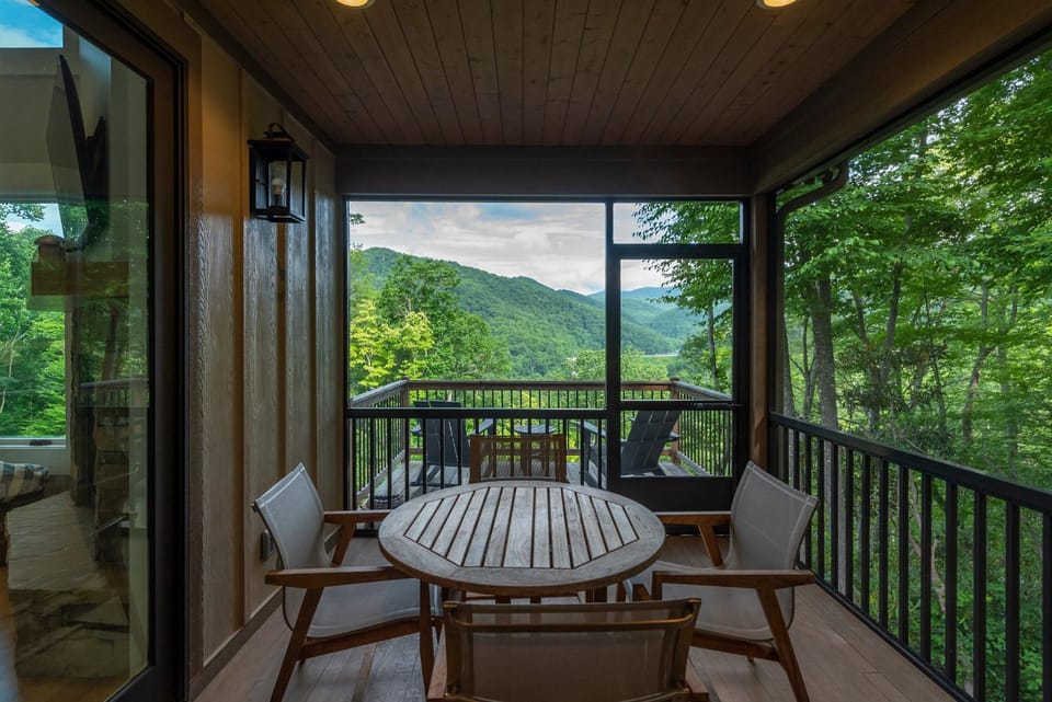 Eagle View House in Swannanoa