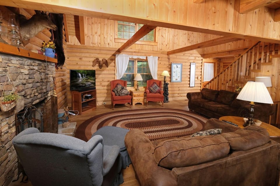 Norton Creek Hideaway Your Secret by the Stream Chalet in Gatlinburg