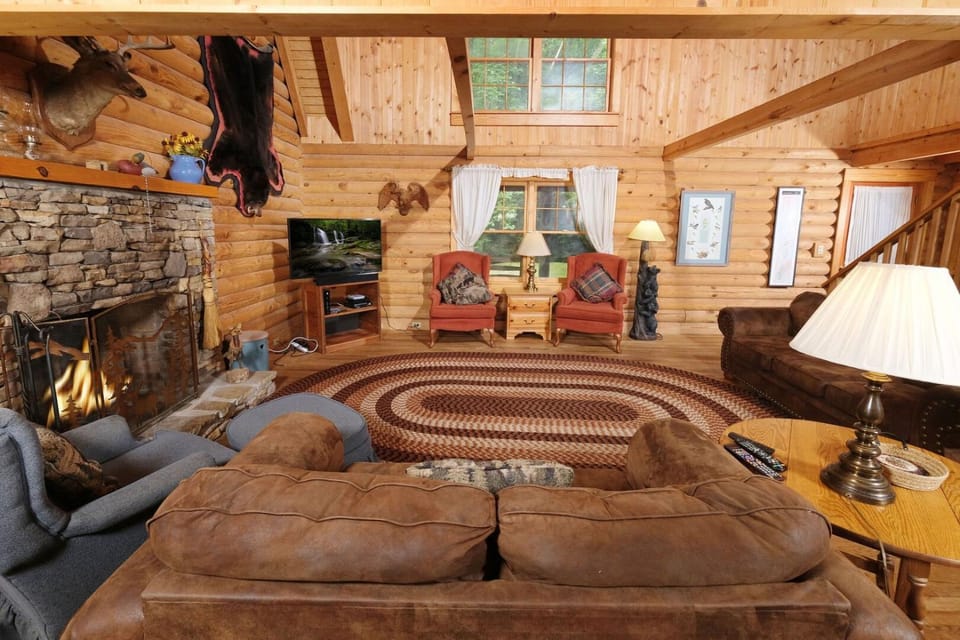 Norton Creek Hideaway Your Secret by the Stream Chalet in Gatlinburg