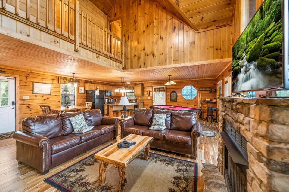 Raccoons' Rest Kick Back in the Smokies Chalet in Sevier County