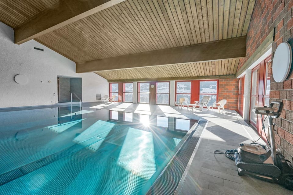 Top Aussicht mit Poolbereich in Skiregion Brigels Apartment in Canton of Grisons