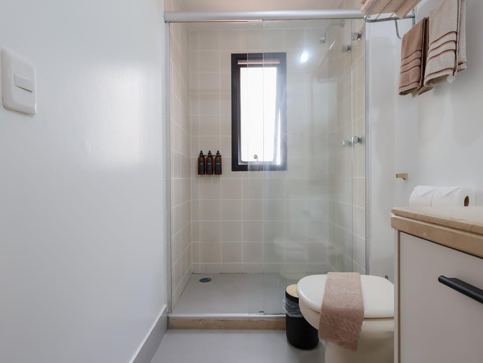 Bathroom, towels