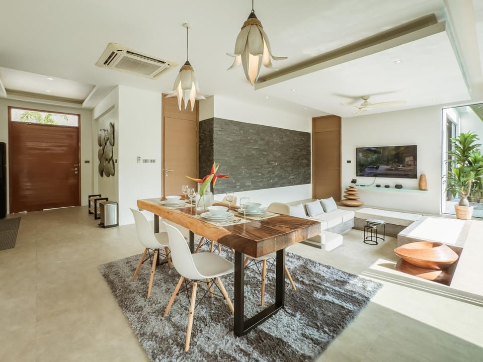 Living room, Dining area