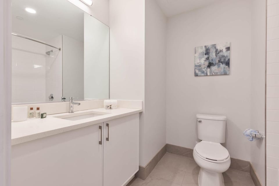 Private Apt Downtown Apartment in Quincy