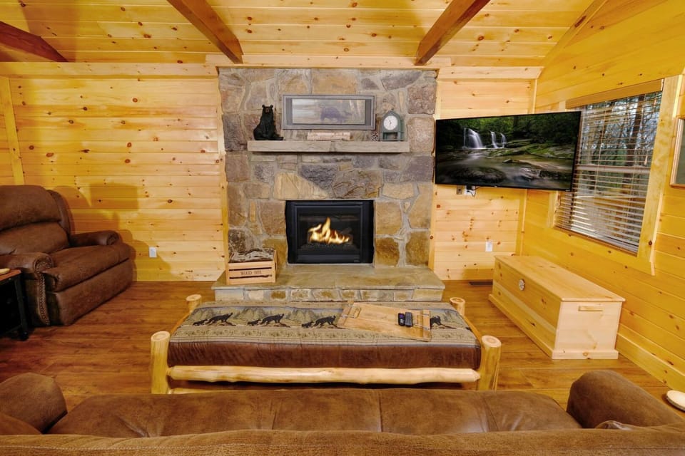 Misty Morn Wake Up to Mountain Magic Chalet in Pigeon Forge