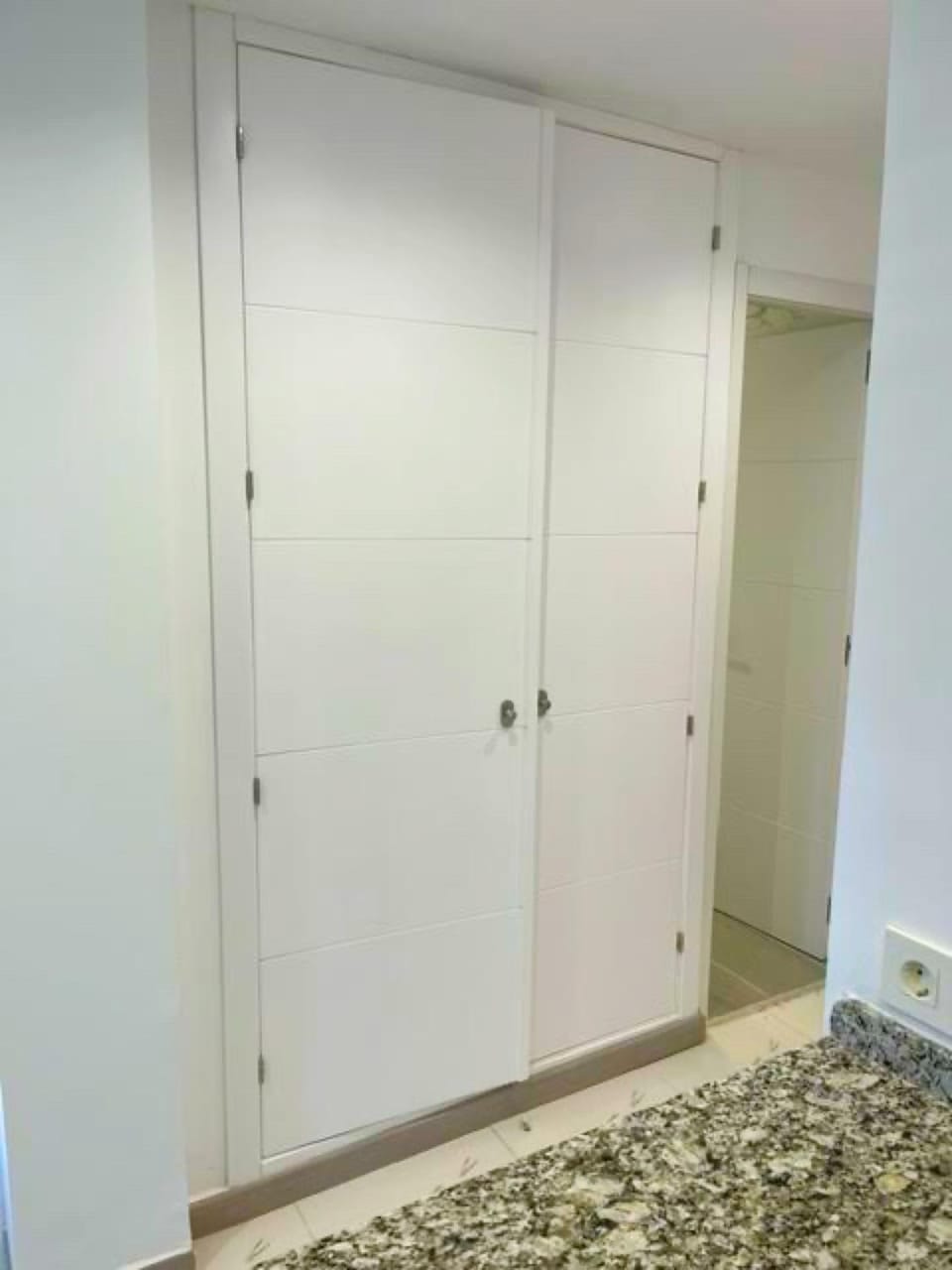 wardrobe, washing machine