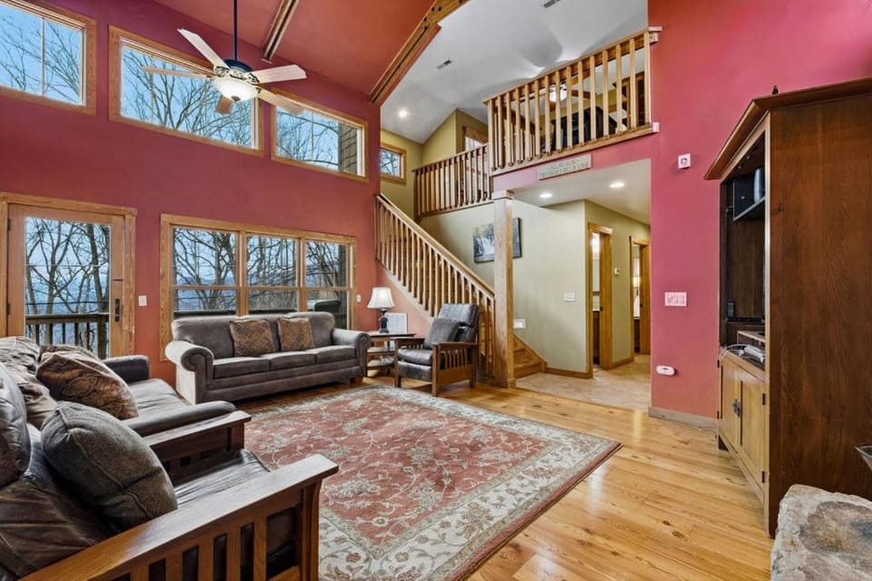 Tree Tops Rise Above It All Chalet in Gatlinburg